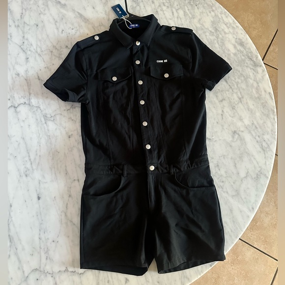 Code 22 short jumpsuit - Picture 4 of 12